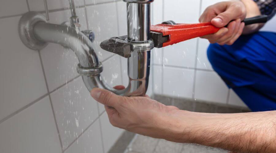 Expert burst pipe repair services in Manhattan, IL